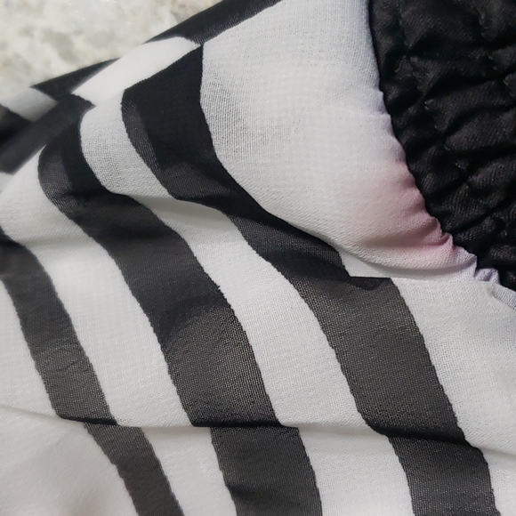 Dress - Picture 7 of 7